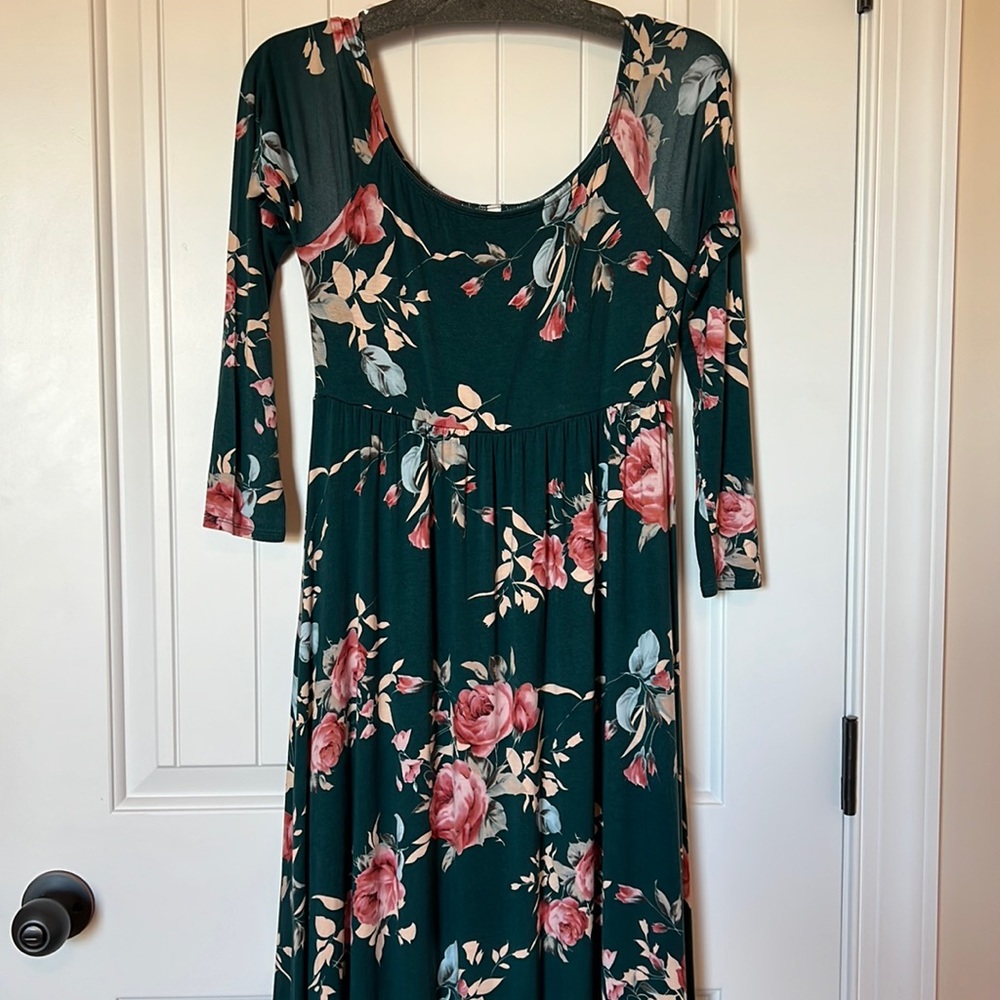 Size Medium Maternity Dress. Brand is Pink Blush.